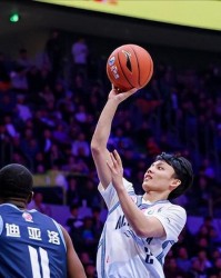 广东男篮80:82输新疆，看看媒体怎么说，徐杰和胡明轩成罪魁祸首