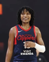 华体会体育-泰泰-华盛顿全场出战10分钟，三分2中1得到3分1篮板2助攻