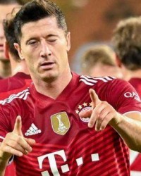 华体会官网-VAR漏判两个点球？拜仁幸得1分门兴喊冤